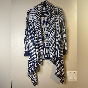 Cable & Gauge blue and white knit open abstract printed cardigan